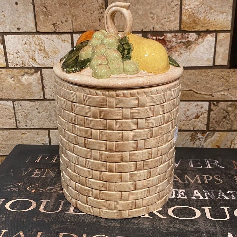 Vintage 1970’s Basket Weave Fruit Daisys On Top Canister